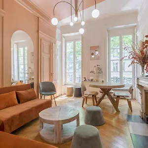 hamac-suites-pink-suite-idal-couple.hotels-rhonealpes.com/